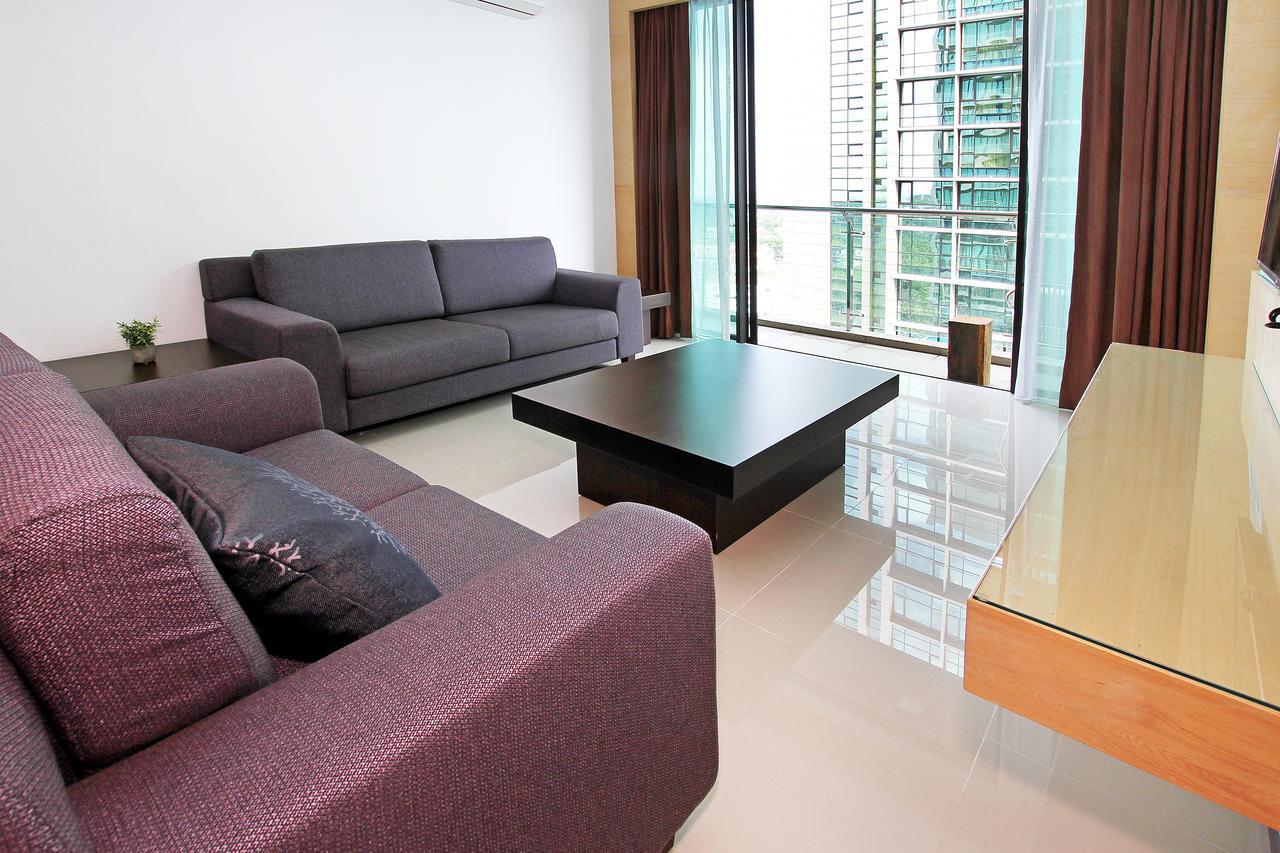 Bernard Holiday Home @ Imperial Suites Кучинг Экстерьер фото