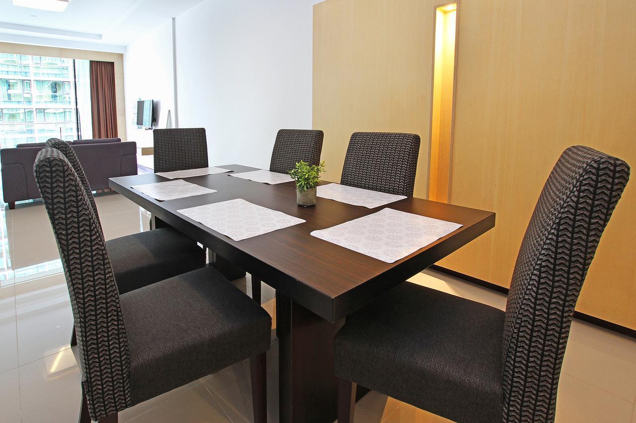Bernard Holiday Home @ Imperial Suites Кучинг Экстерьер фото