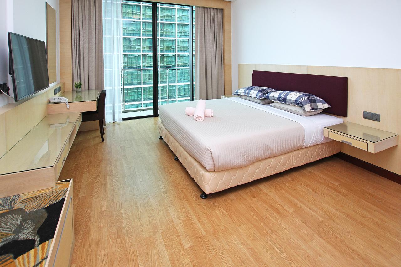 Bernard Holiday Home @ Imperial Suites Кучинг Экстерьер фото