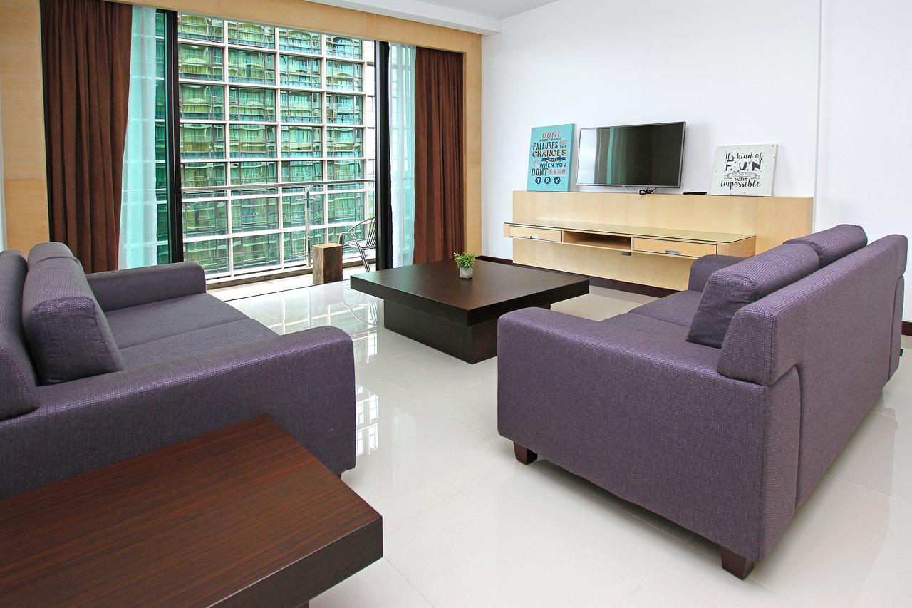 Bernard Holiday Home @ Imperial Suites Кучинг Экстерьер фото