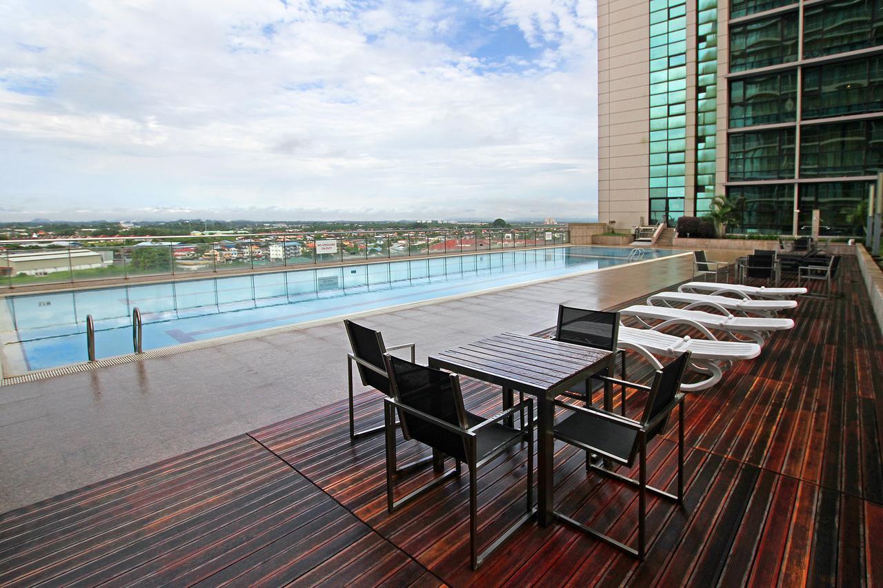 Bernard Holiday Home @ Imperial Suites Кучинг Экстерьер фото