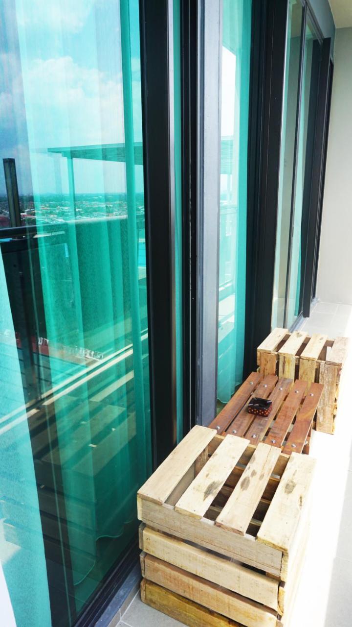 Bernard Holiday Home @ Imperial Suites Кучинг Экстерьер фото